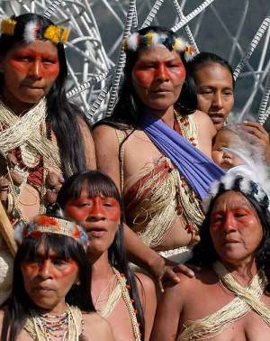 Indigeni maká ormai
ridotti a circa una migliaia