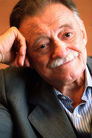 MARIO BENEDETTI